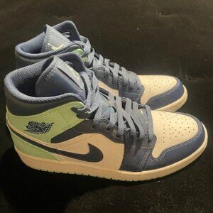 Jordan 1 Mid 'Blue Mint'